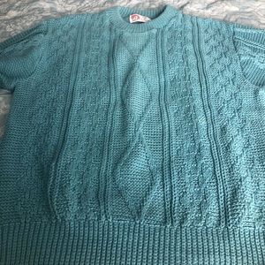 Vintage and perfect sweater for every golfer